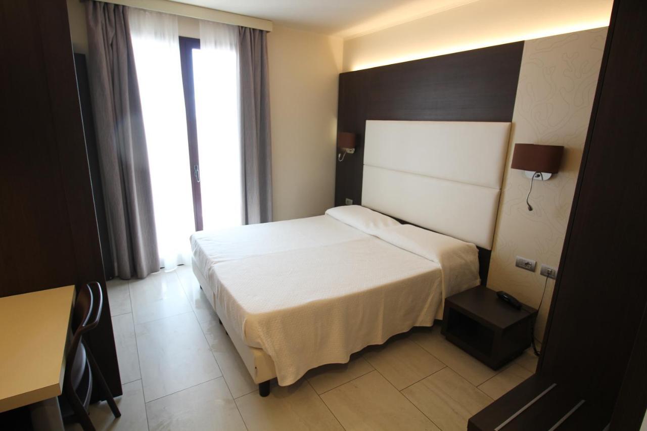 Aparthotel Del Prado Riva Ligure Exterior foto