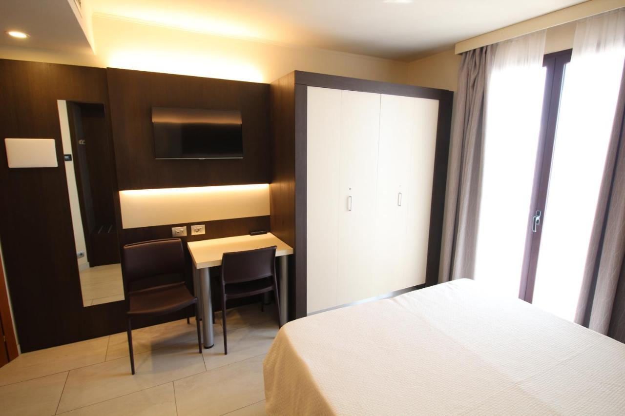 Aparthotel Del Prado Riva Ligure Exterior foto