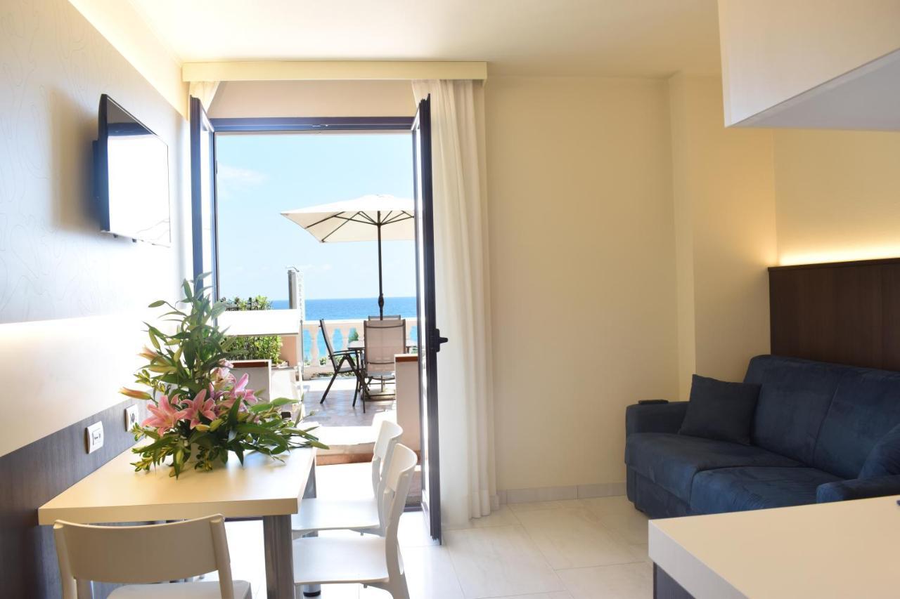 Aparthotel Del Prado Riva Ligure Exterior foto