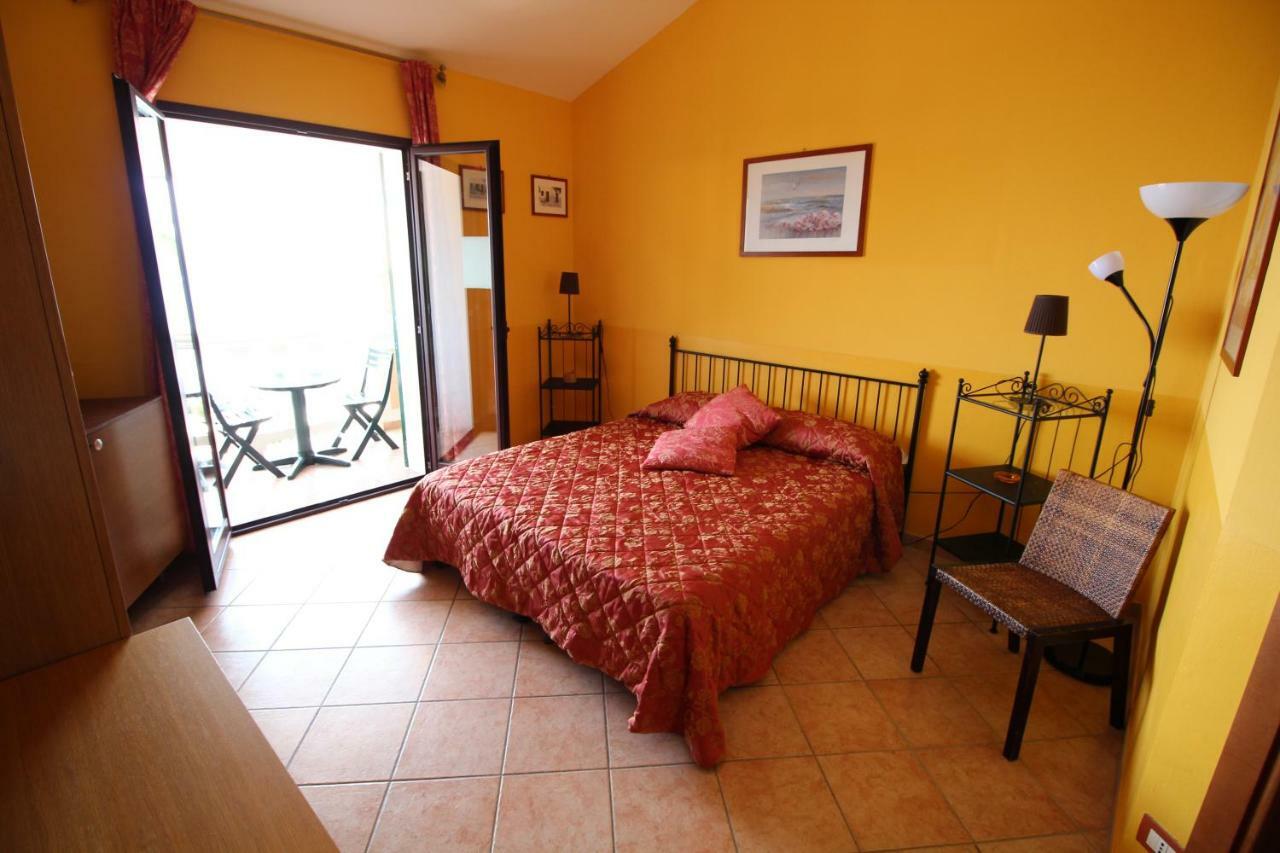 Aparthotel Del Prado Riva Ligure Exterior foto