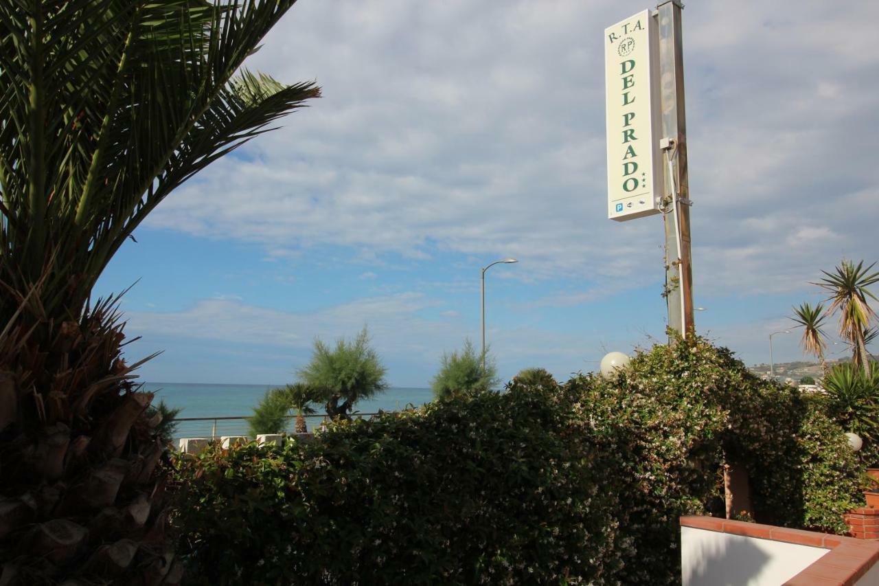 Aparthotel Del Prado Riva Ligure Exterior foto