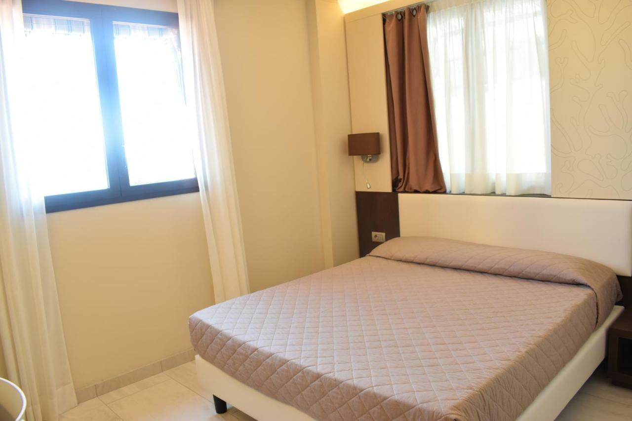 Aparthotel Del Prado Riva Ligure Exterior foto
